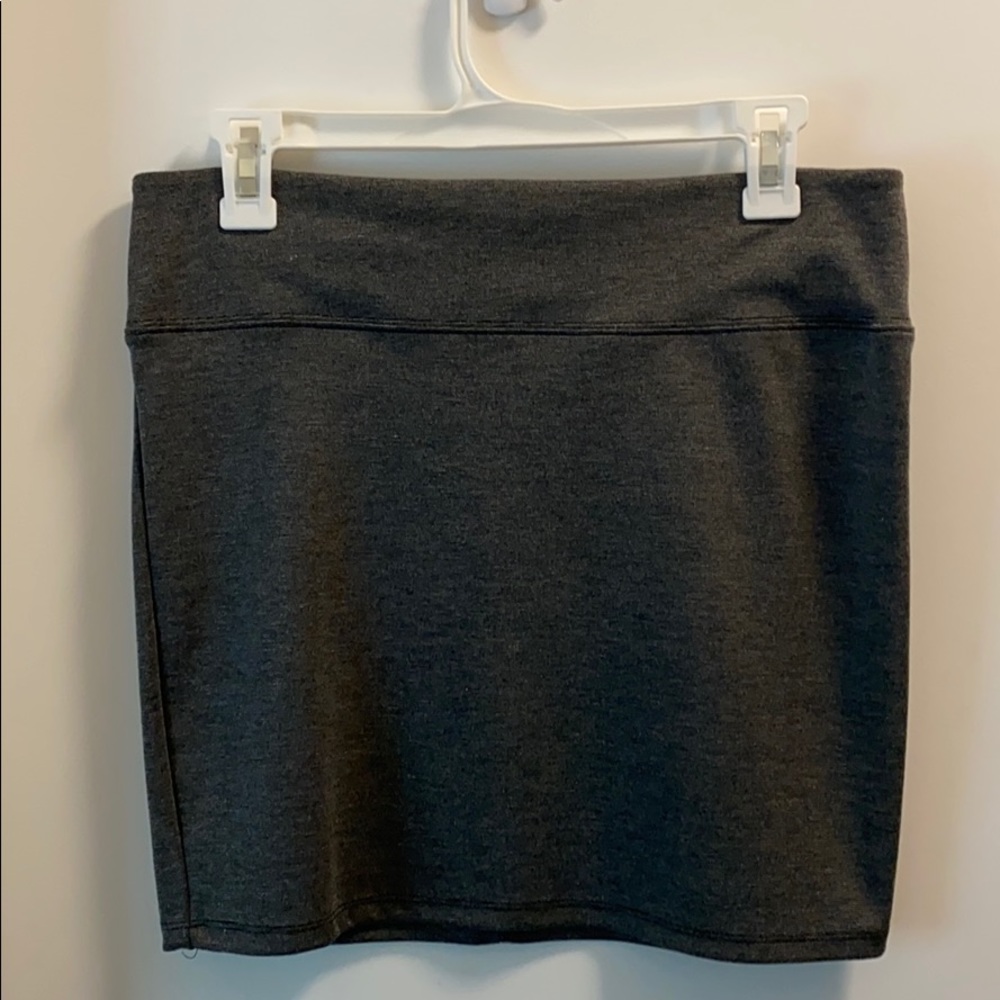 Xhilaration Gray Pencil skirt